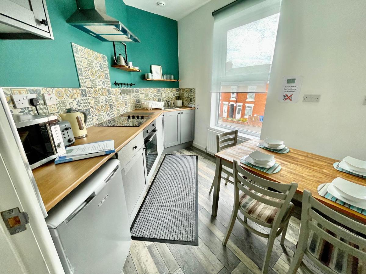 The Corner House - Modern Chesterfield Town Centre Apartments Екстериор снимка